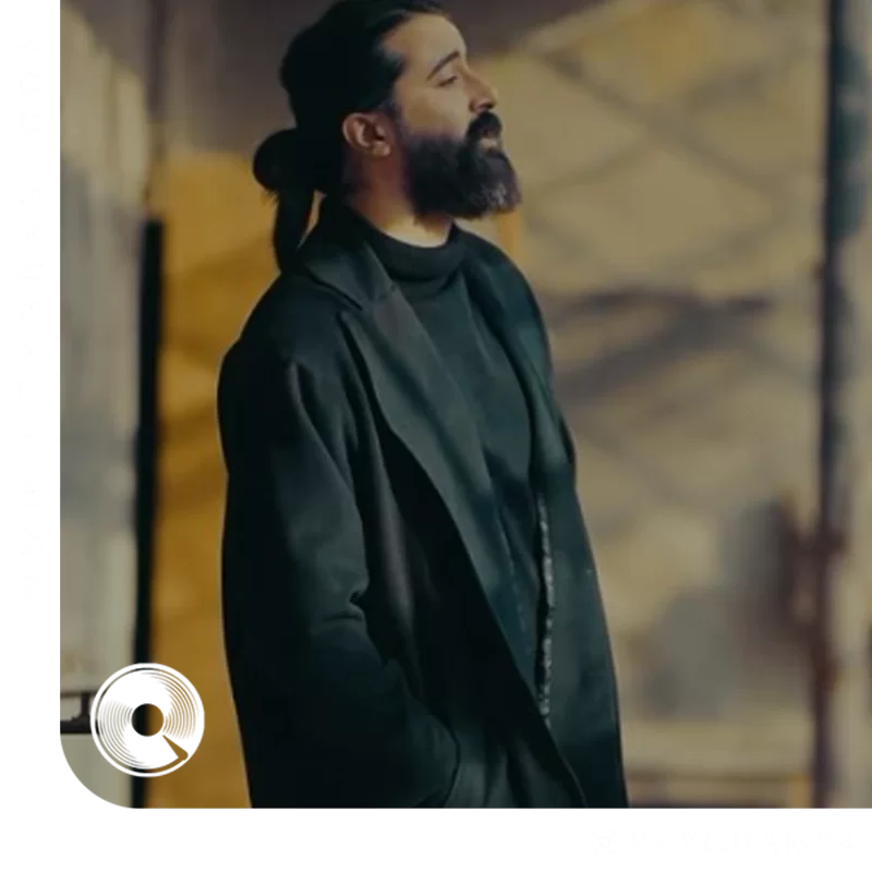 یه اتفاق بود نگاهش